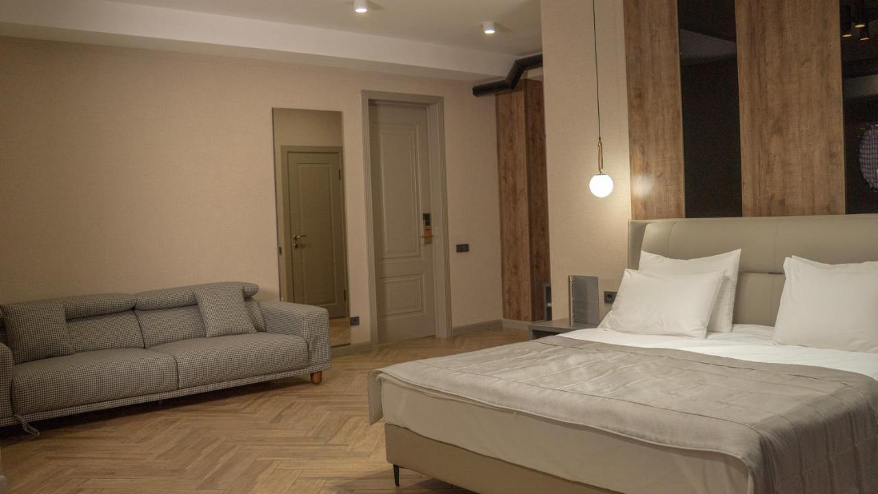 Five Hotel Bishkek Luaran gambar