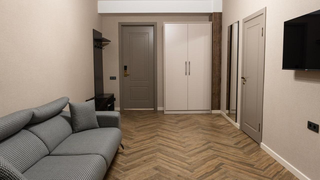 Five Hotel Bishkek Luaran gambar