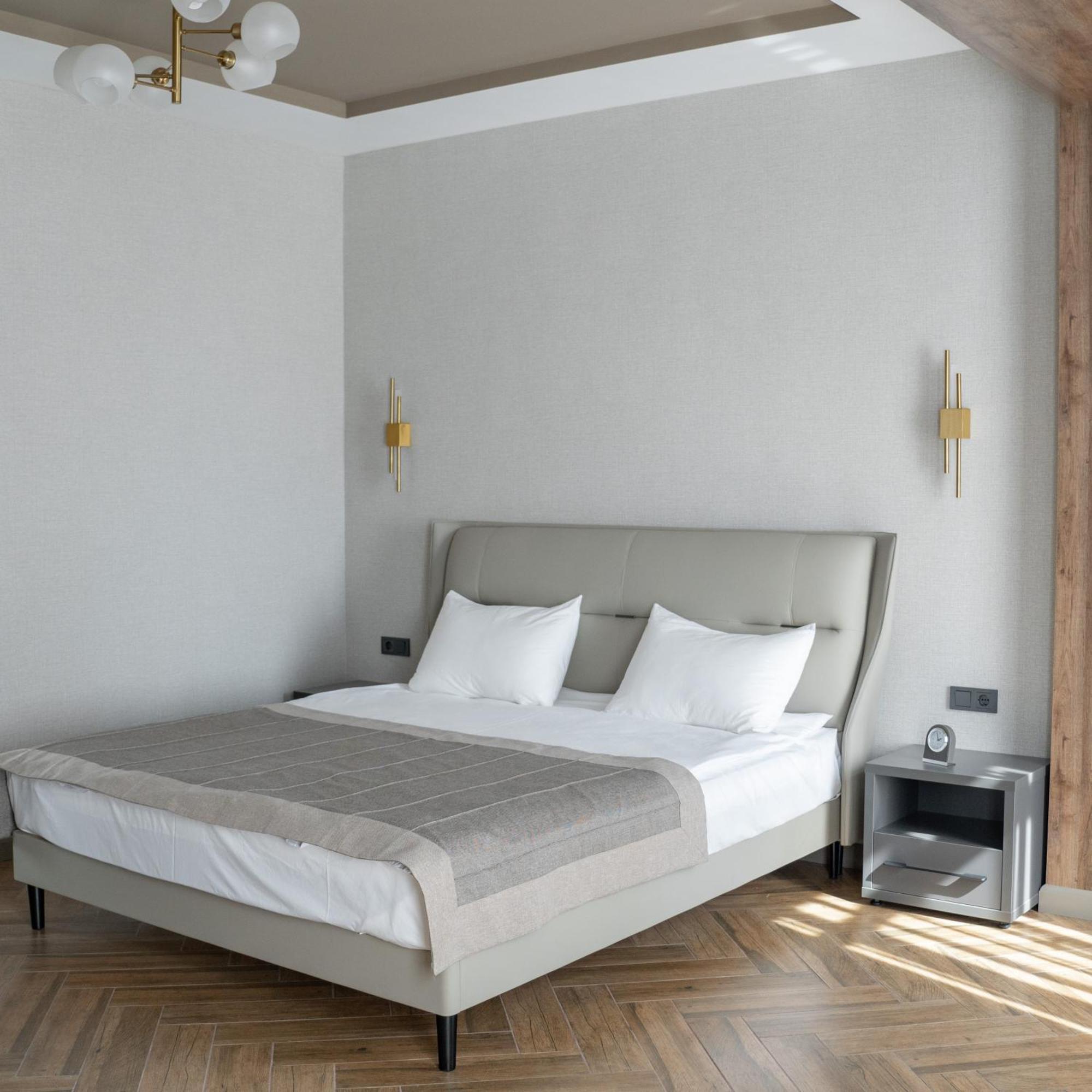 Five Hotel Bishkek Luaran gambar