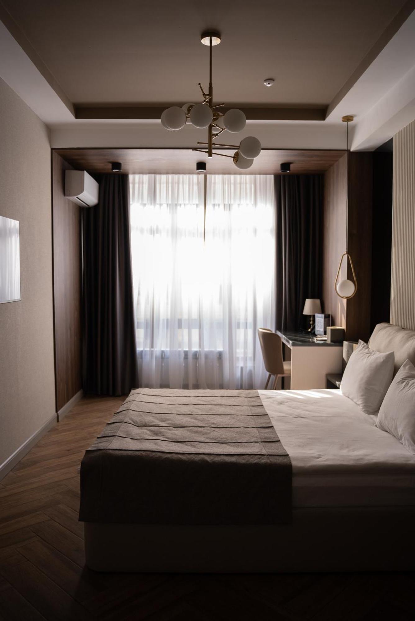 Five Hotel Bishkek Luaran gambar